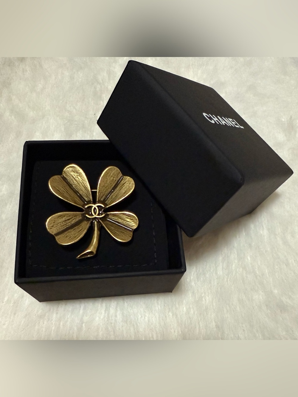 Luxury Gold Four-Leaf Clover CC Brooch